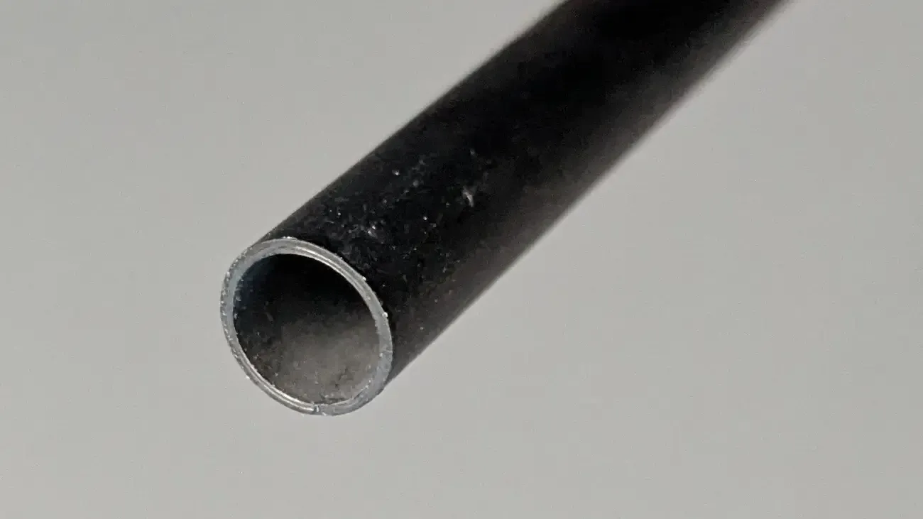 Pfeilschaft aus Carbon in Nahaufnahme