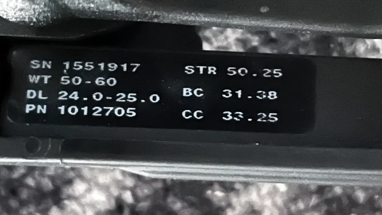 Technische Angaben eines Compoundbogens auf dem Wurfarm